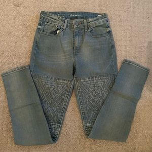 Woman Levi’s jeans